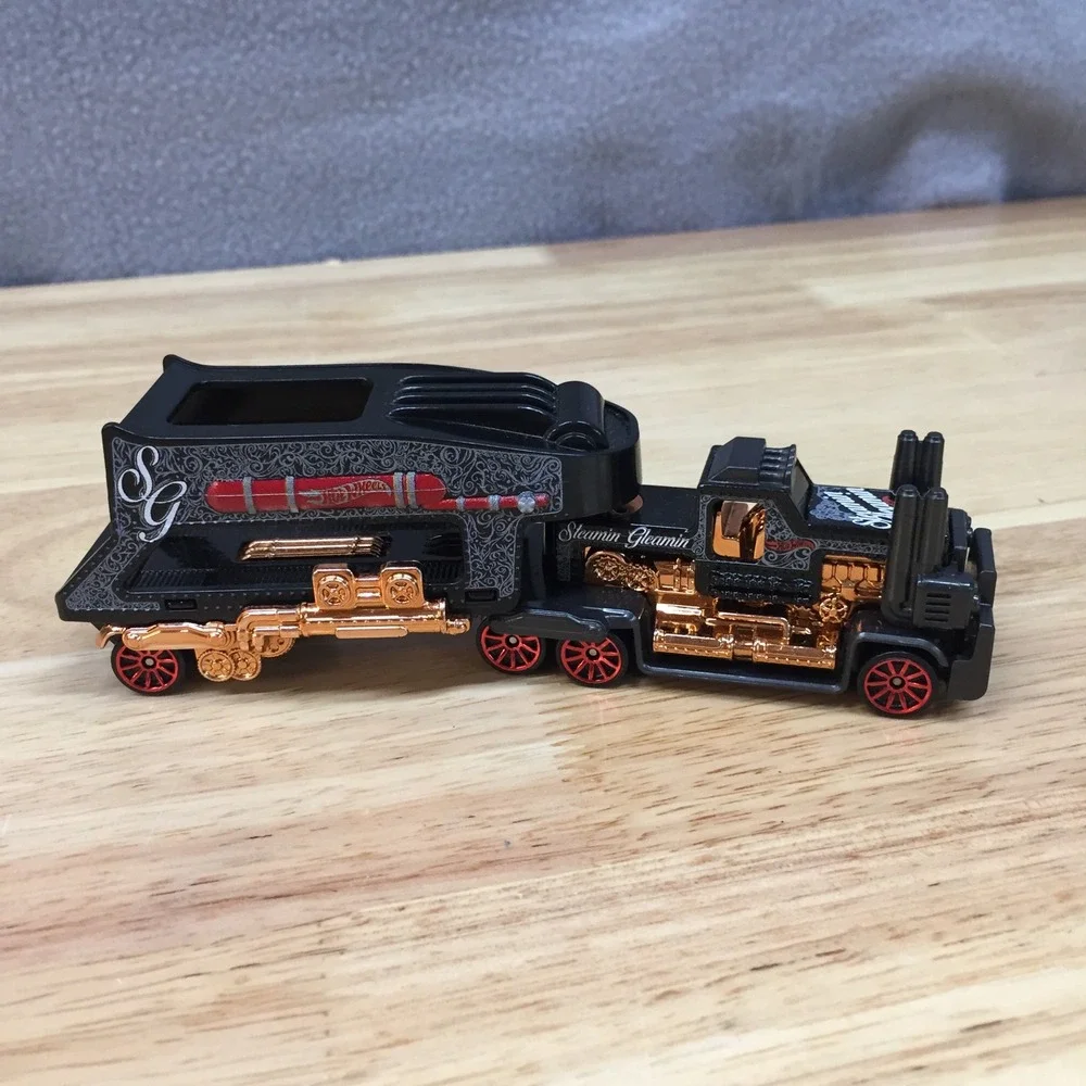 Hot‎ Wheels Diecast Lot Steamin Gleamin Semi Truck International Airport Bus 4pc